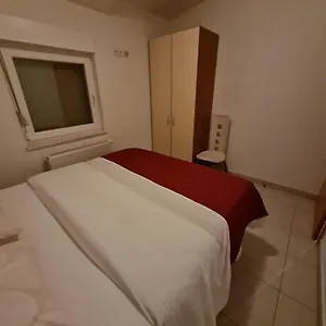 Apartments And Rooms Niki 2 Kastela